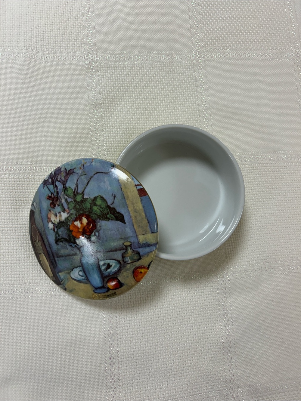 Goebel Artis Orbis porcelain trinket box - Paul Cezanne painting “Le Vase Bleu” image 2